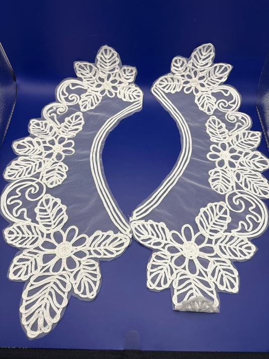 Extra large ivory lace collar