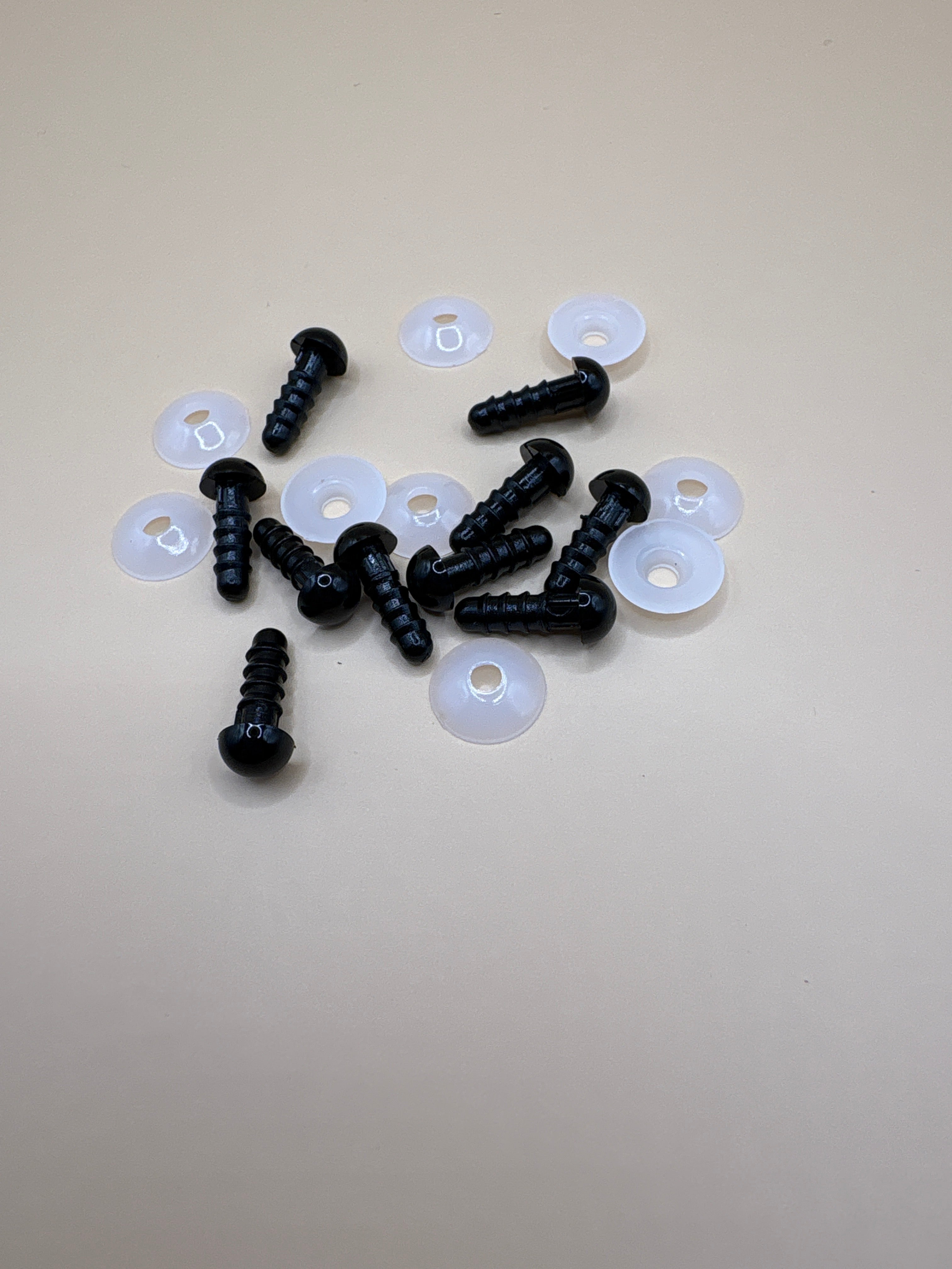 6mm solid black eyes
