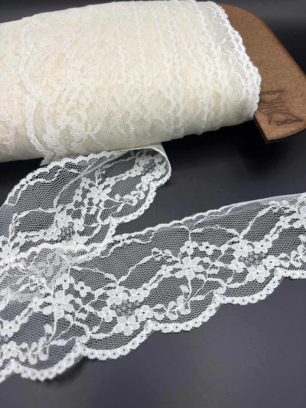 Cream nylon lace vine