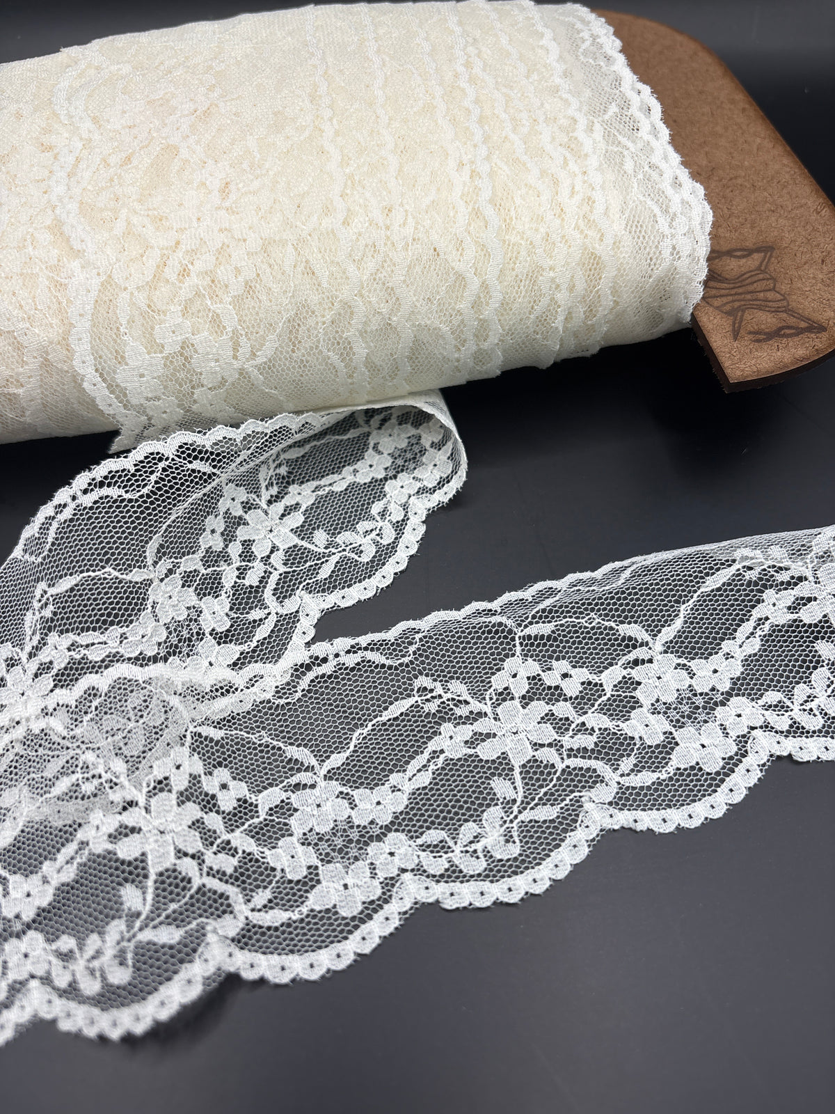 Cream nylon lace vine