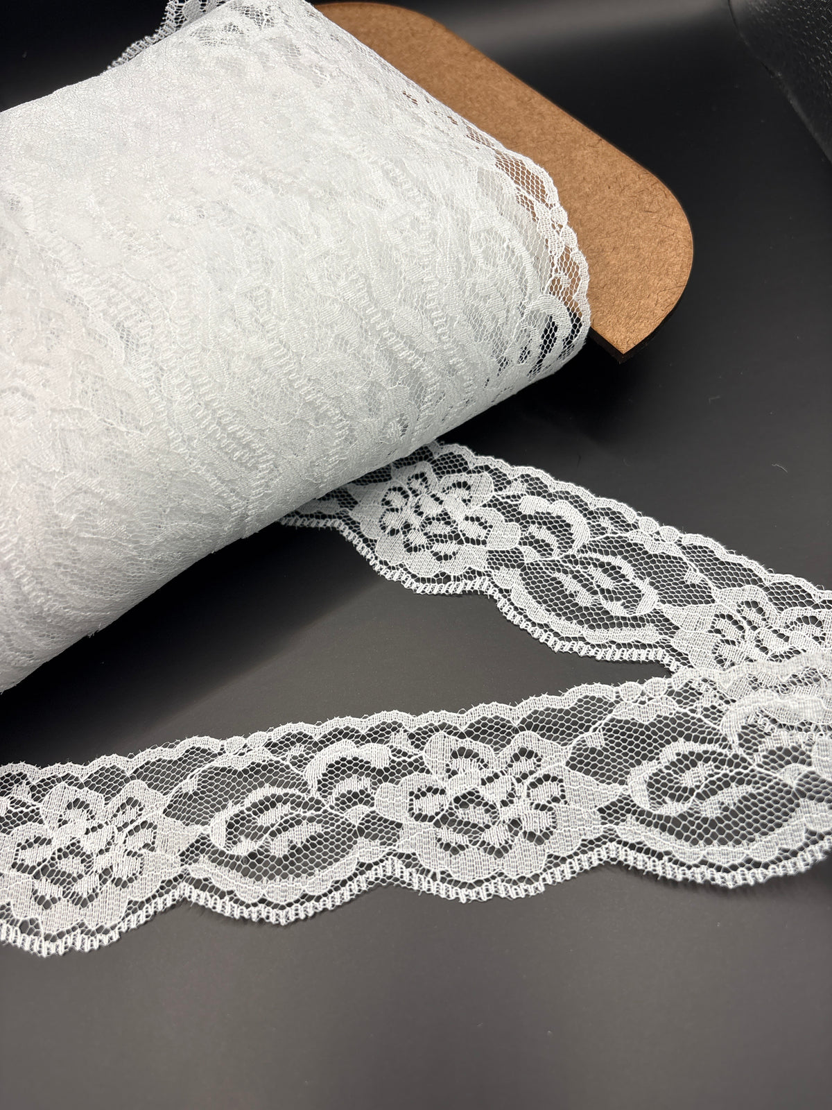 Nylon lace white 35mm wide