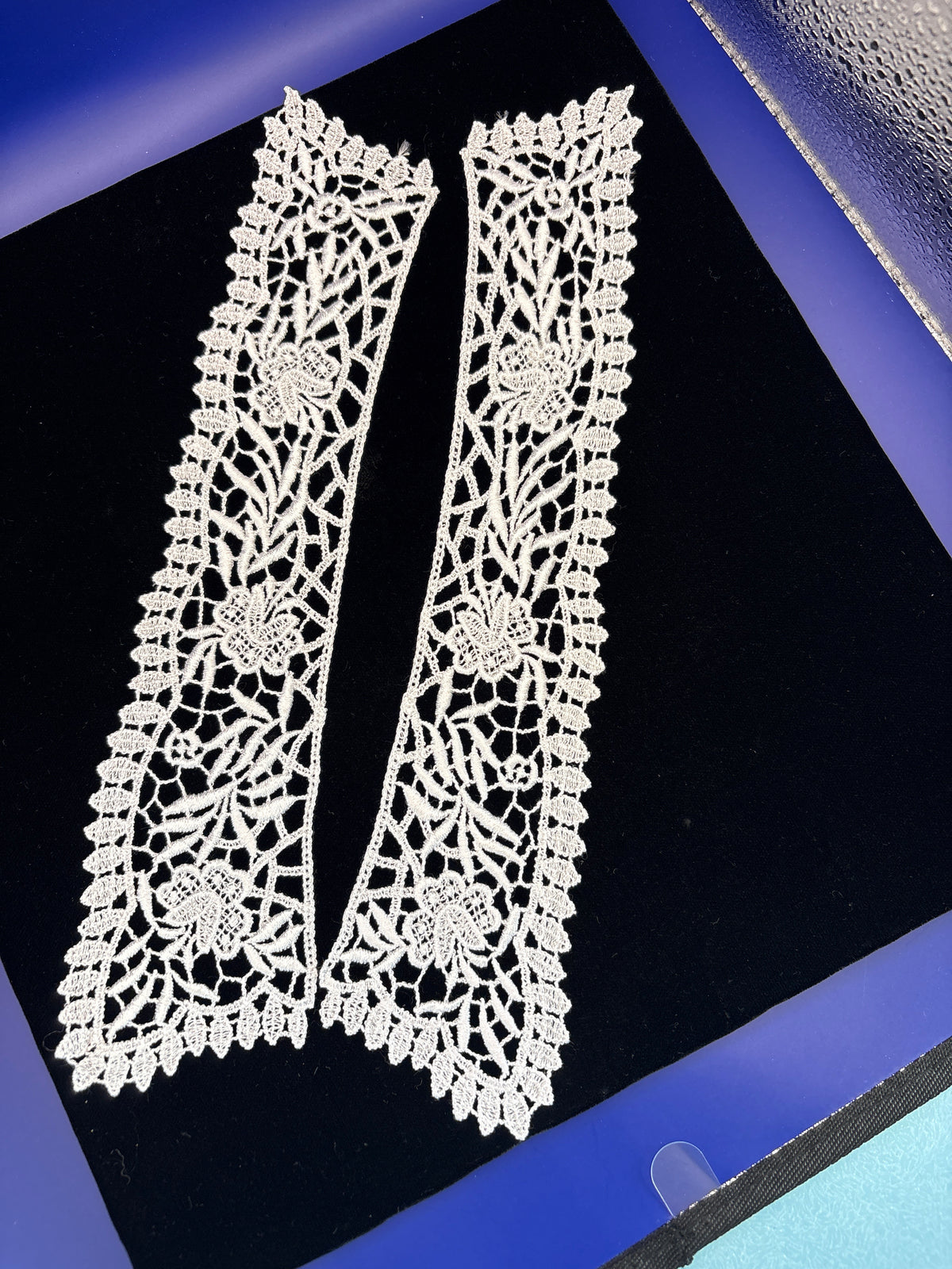 Lace collar (c3)