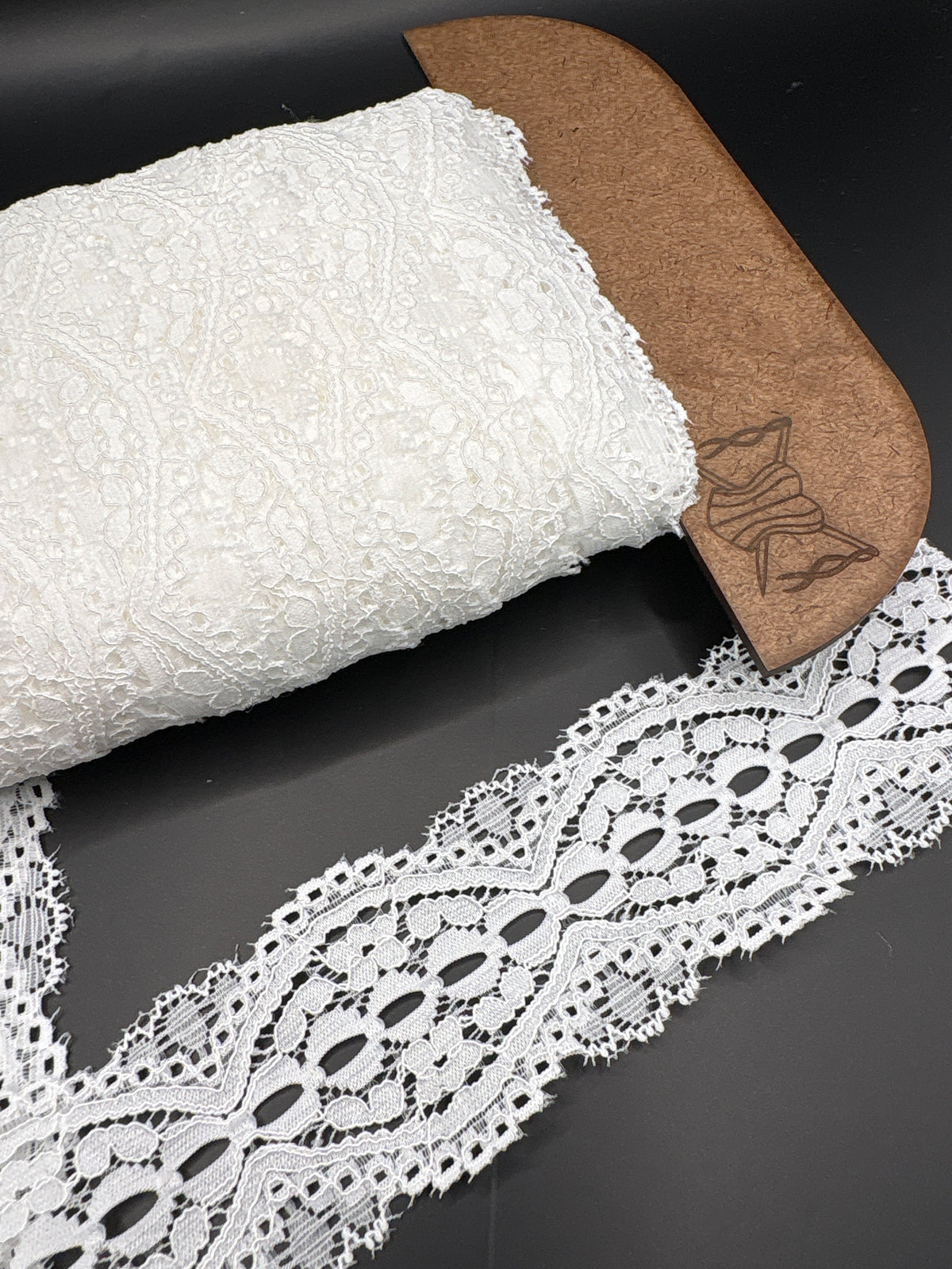 Stretch lace