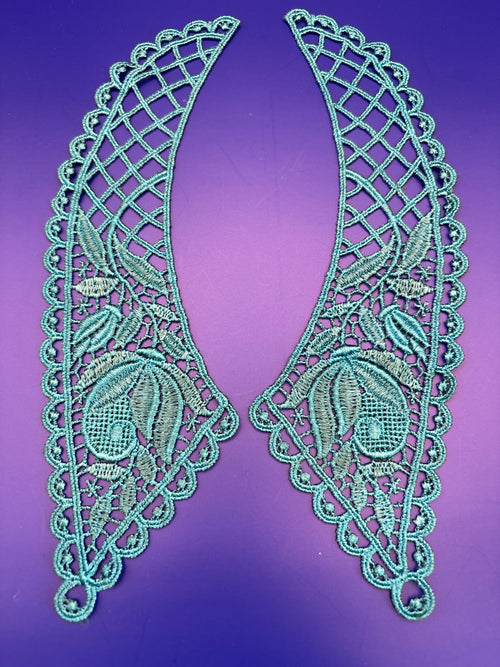Bright Turquoise Lace collar Guipure type