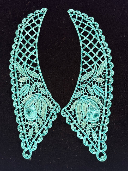 Green lace collar