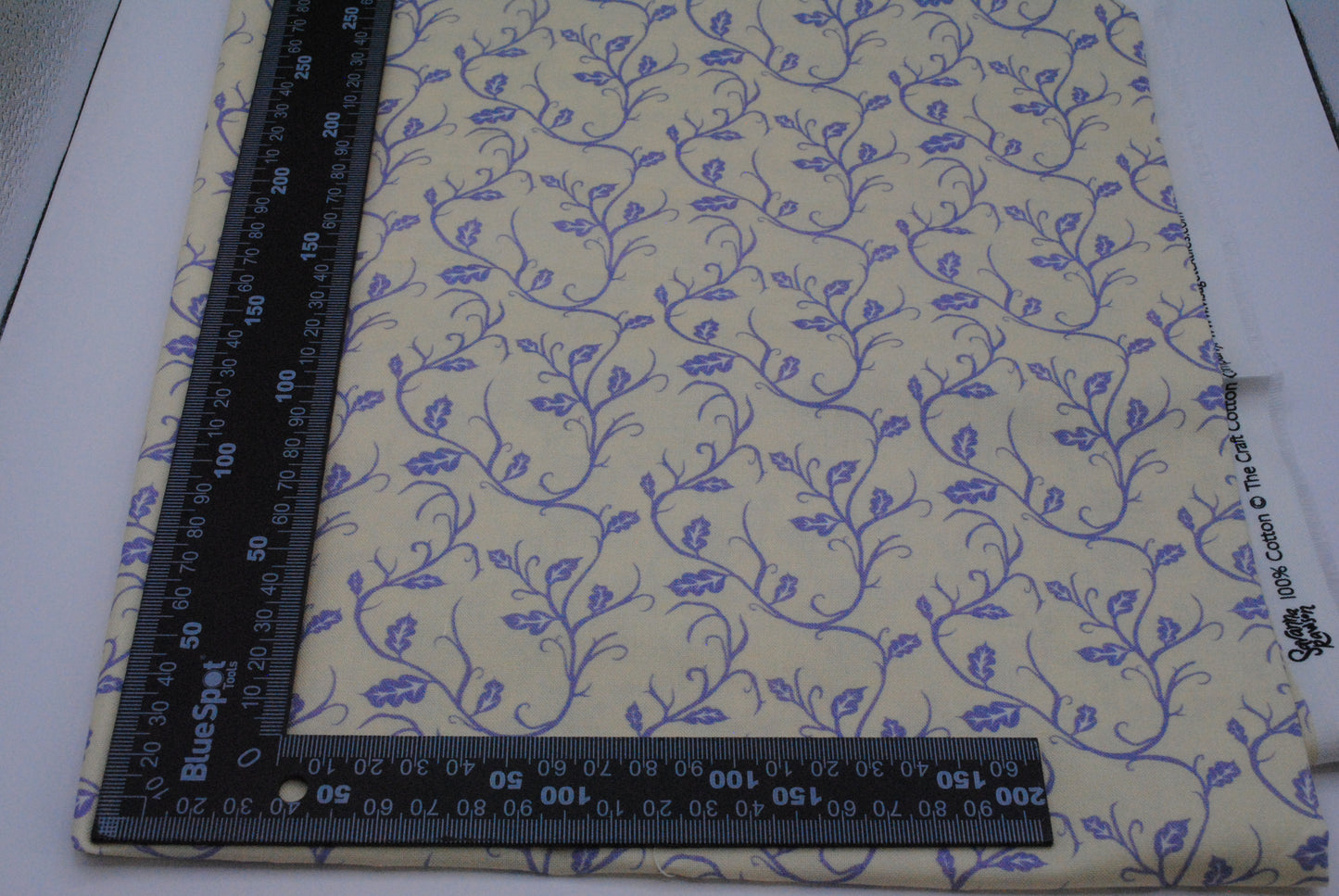 Twisted Leaves 100% cotton