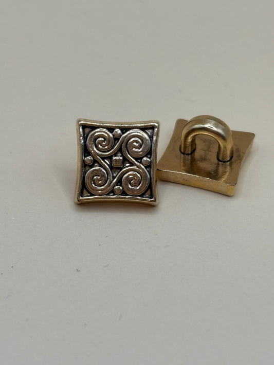 Square Filigree button