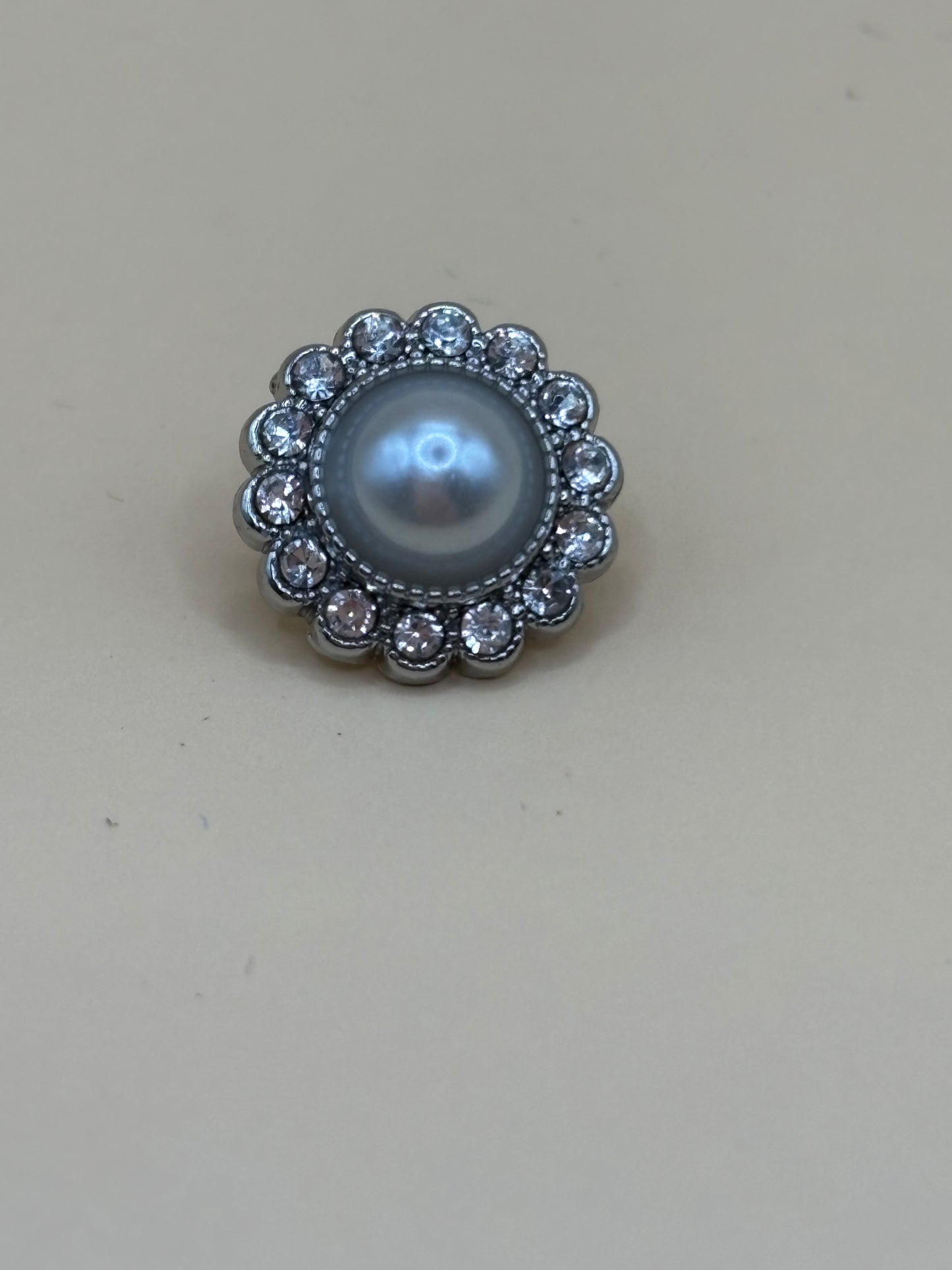 Diamanté and pearl flower button