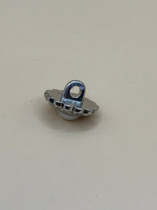 Diamanté and pearl flower button