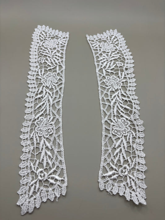 Lace collar